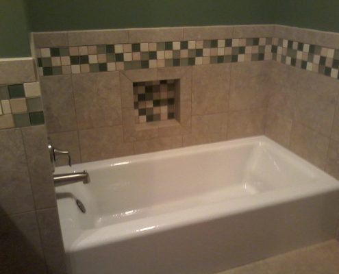 Hamilton hall bath with tile